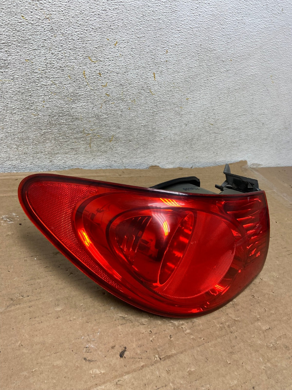 2007 to 2010 Hyundai Elantra Sedan Left Driver Side Tail Light AH8402 LK2