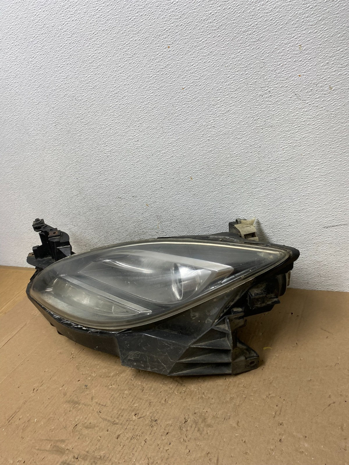 2009 - 2010 Mazda 6 Left Driver LH Side Xenon Headlight AD7837 DW2