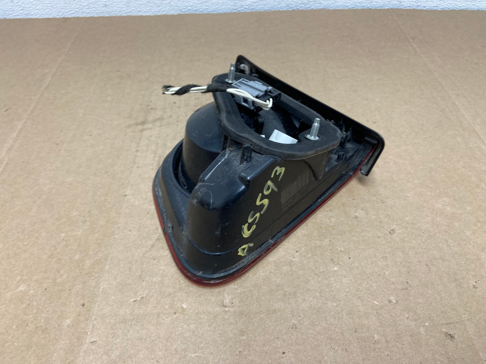2009-2011 Volkswagen Tiguan Left Driver Side Inner Tail Light OEM AC5593 LK5