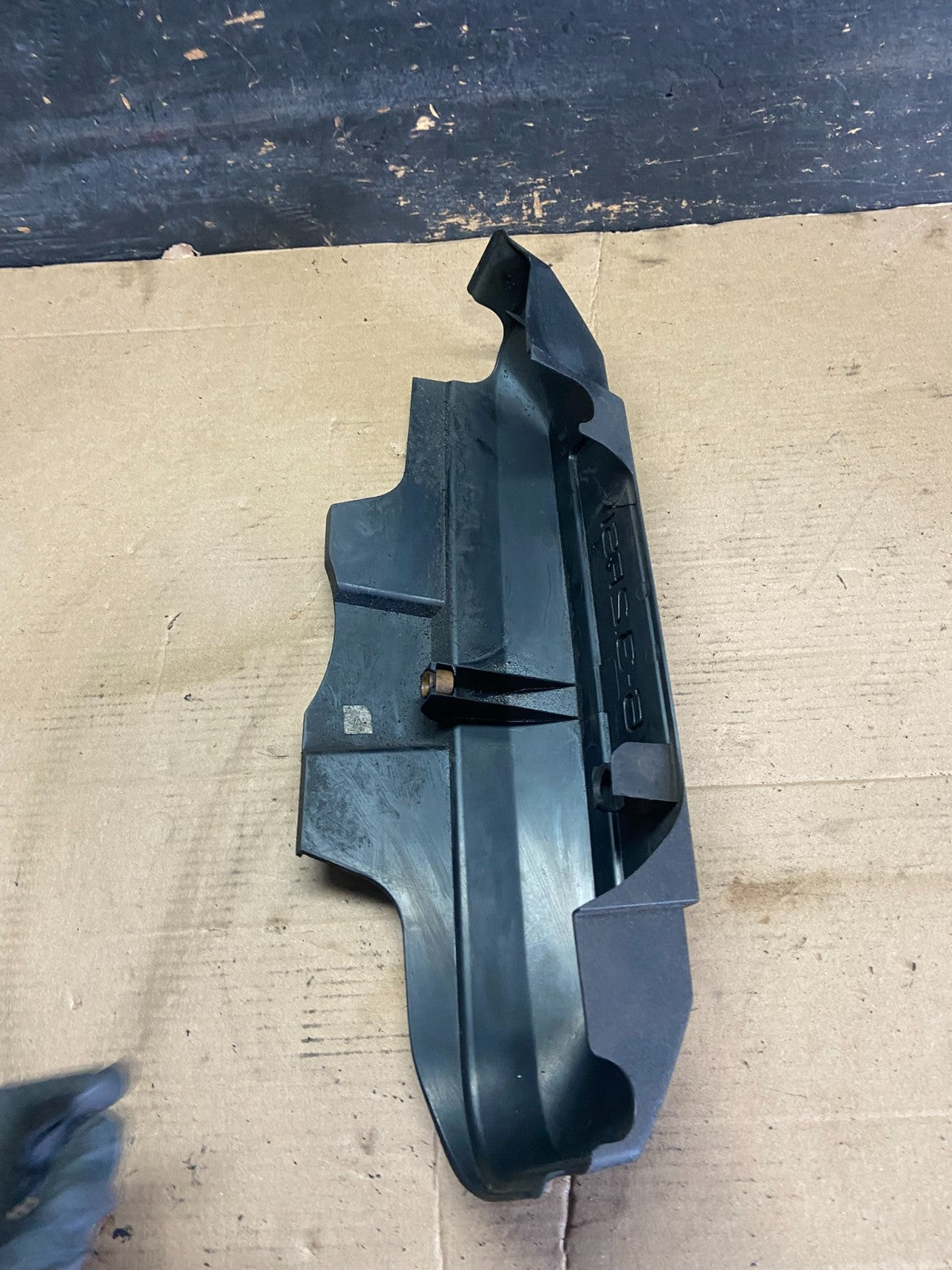 2008 to 2008 Audi  A6 3.2L Engine Motor Cover Oem R2078 DG7