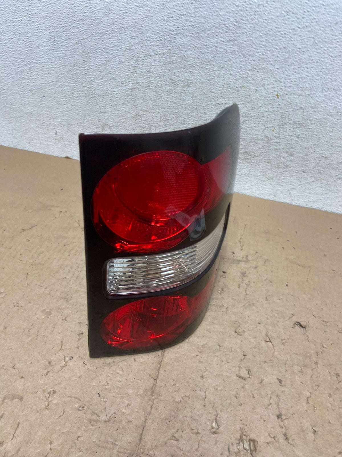 2006 to 2010 Ford Explorer Right Passenger Side Tail light AG5664 LK2