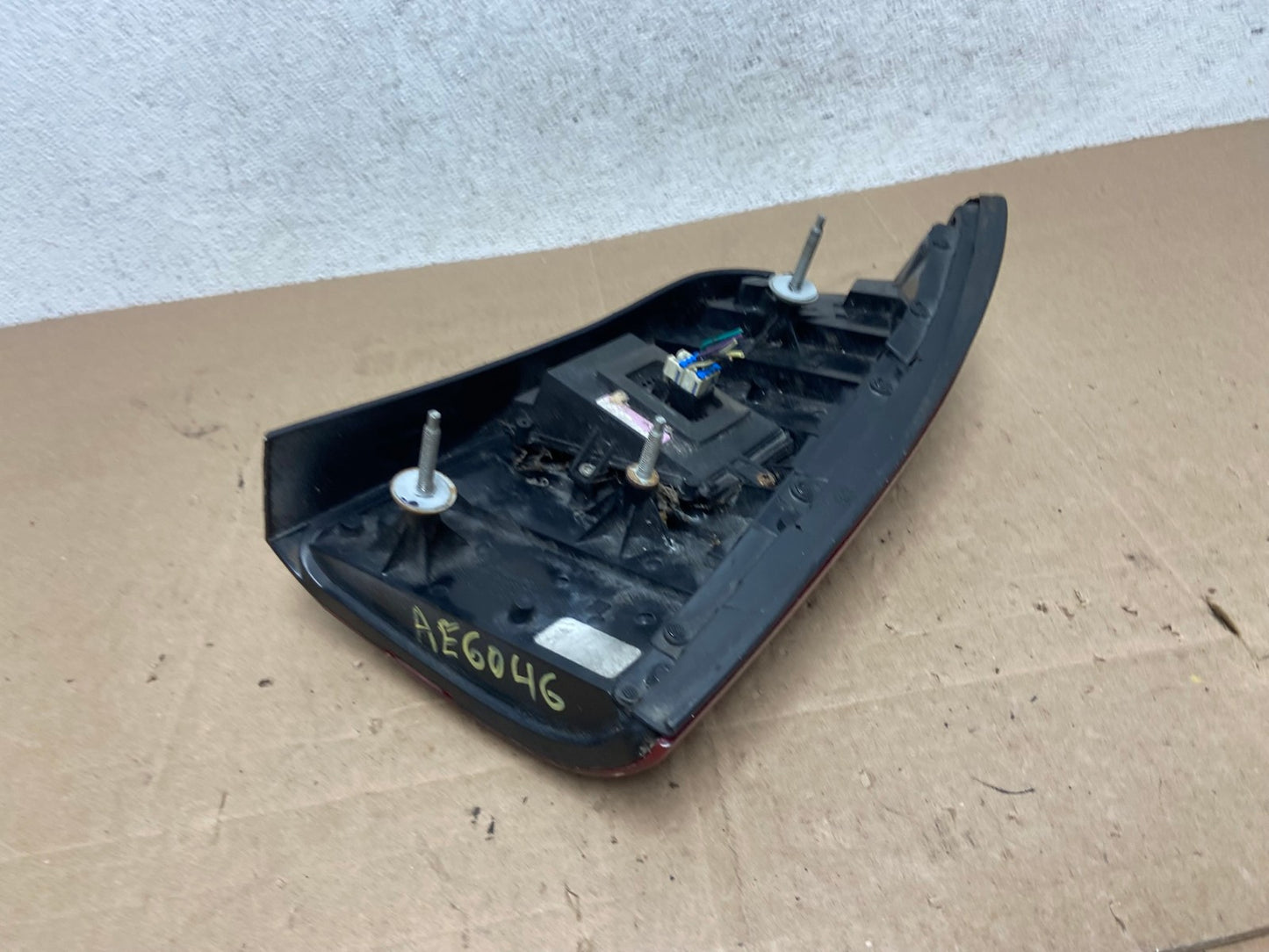 2000 to 2005 Cadillac Deville Left Driver Lh Side Tail Light AE6046 LK7