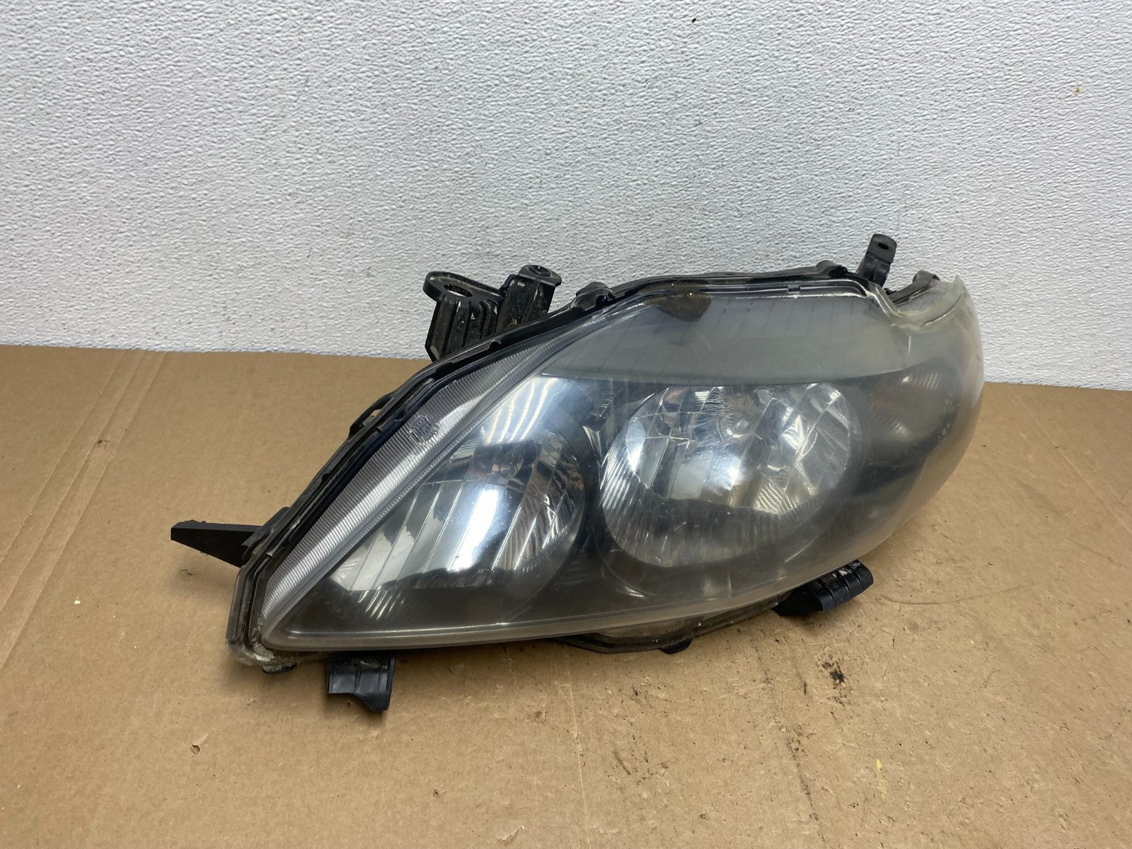 2009 to 2010 Toyota Corolla Left Driver LH Headlight AC5851 DW2