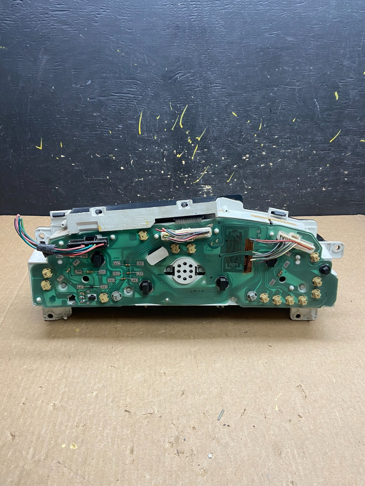 2001 - 2002 Ford Econoline E250 E350 Van Speedometer Instrument Cluster x6611 DG4