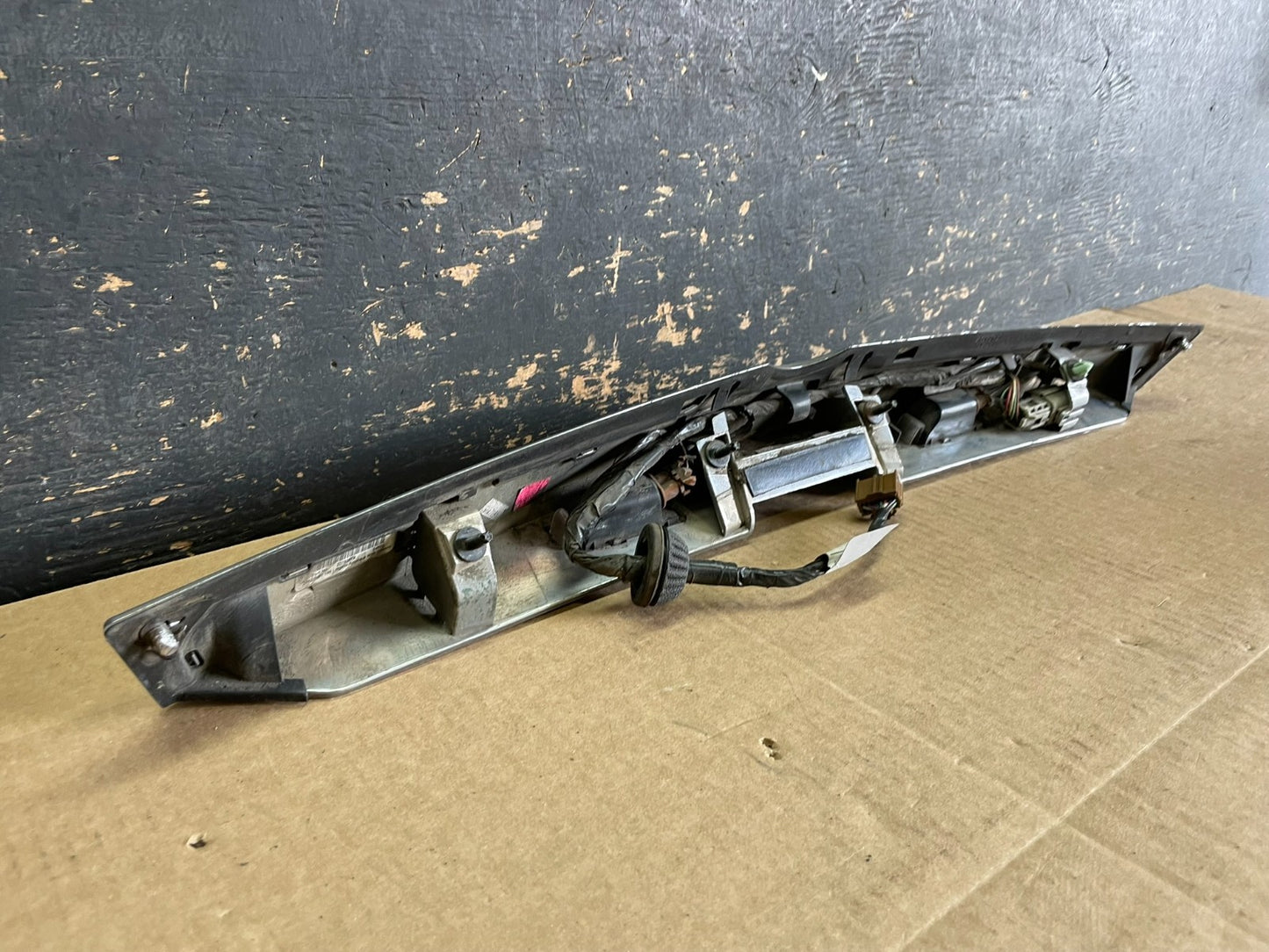 2010-2015 Cadillac SRX Rear Liftgate Tailgate Finish Molding W/ Camera AA8964 DG6