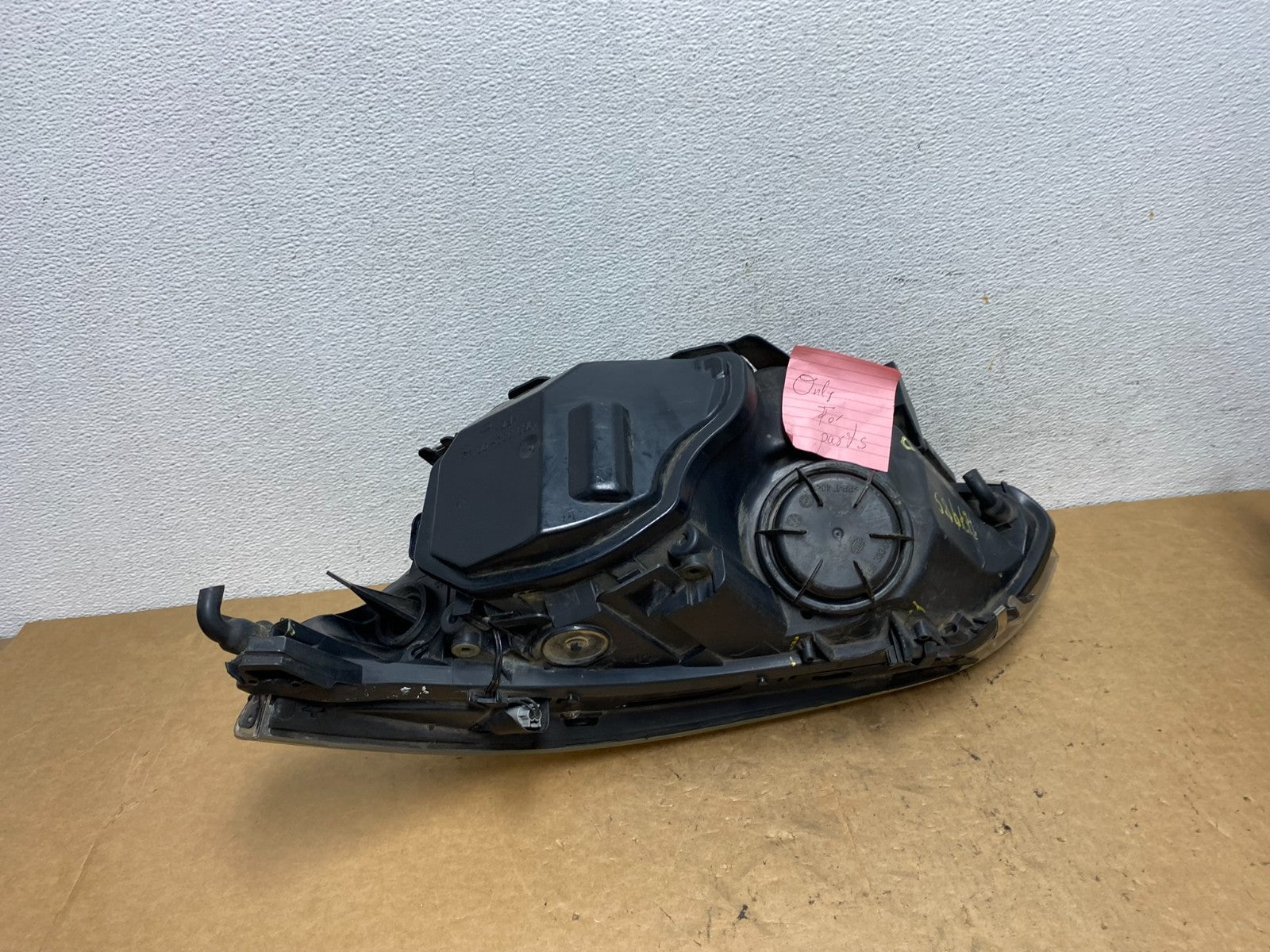 2004 to 2007 BMW 525i 5 Series Headlight Right Passenger Xenon AFS AD5230 DW3
