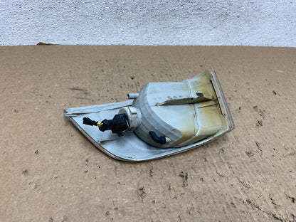 2001 to 2004 Volvo S40 Right Passenger Front Turn Signal AF8219 DG5