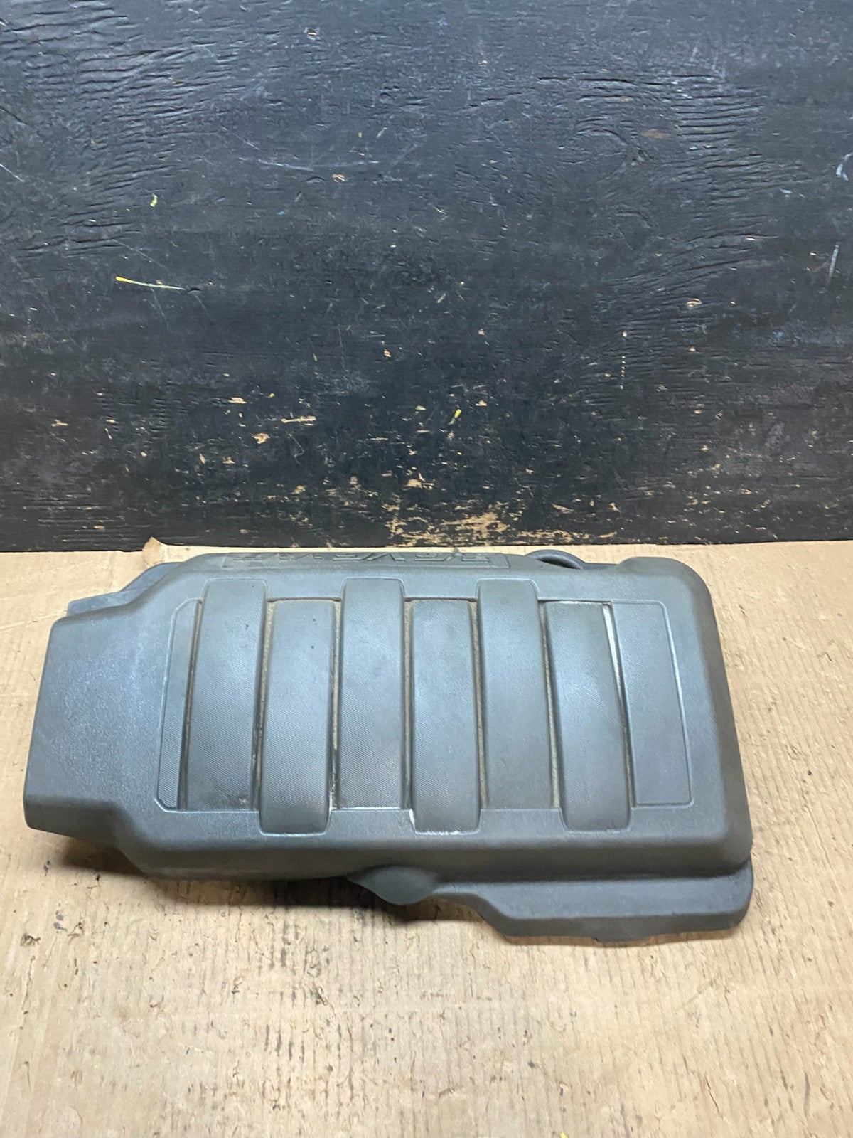 2007 to 2008 GMC Acadia 3.6L VVT Engine Cover Shield OEM u6117 DG1