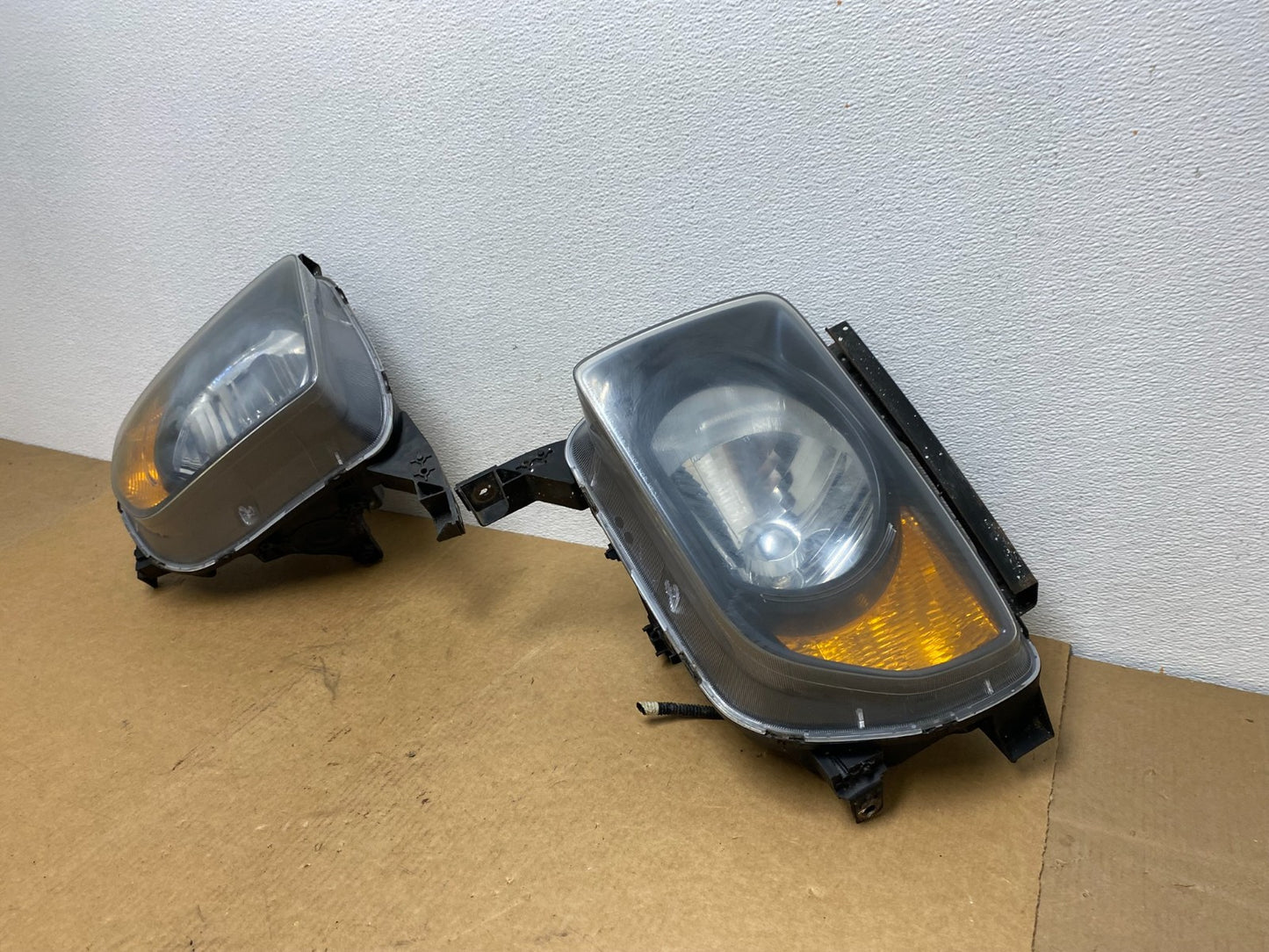 2003 to 2006 Honda Element Left+Right Side Black Headlights AC1794 DW1