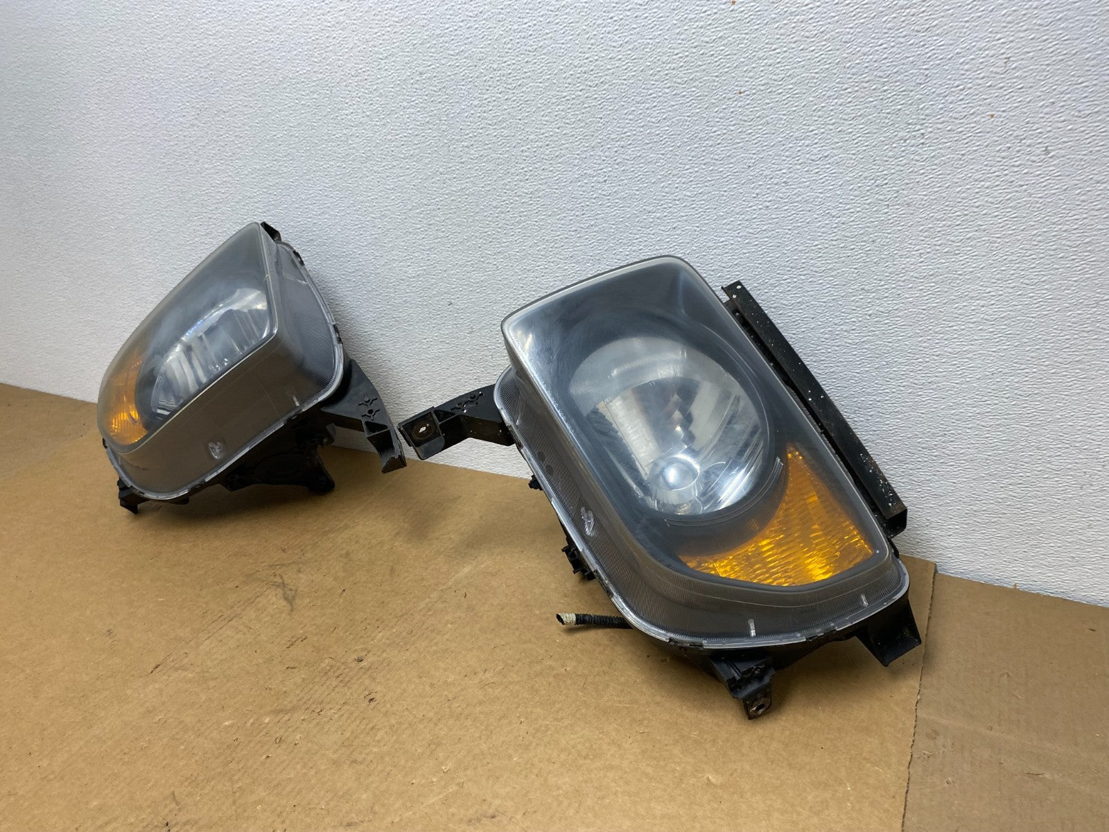 2003 to 2006 Honda Element Left+Right Side Black Headlights AC1794 DW1