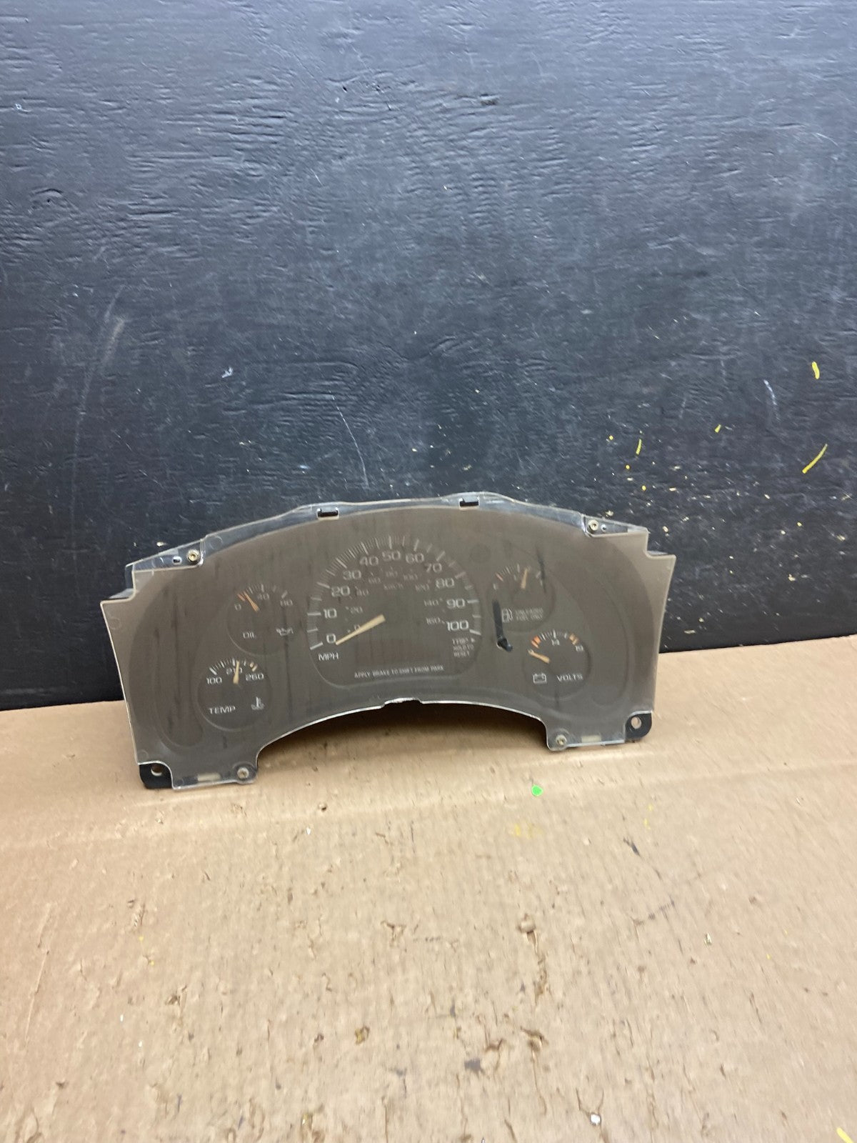 2000 to 2005 Chevrolet Astro Cluster Gauge Speedometer ECM T5954 DG0