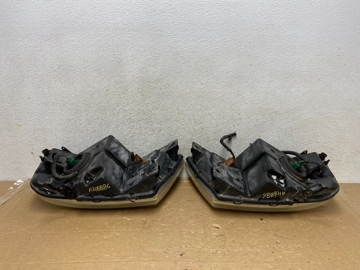 2004 to 2008 Ford F-150 F150 Left+Right Halogen Headlights AH8886 DW8