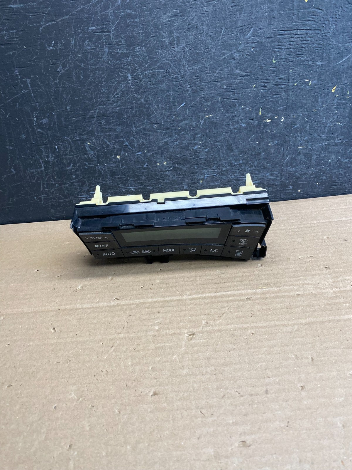 2010 to 2015 Toyota Prius A/C Heater Climate Control Unit Switch AG0099 DG0