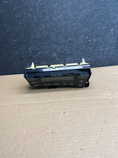 2010 to 2015 Toyota Prius A/C Heater Climate Control Unit Switch AG0099 DG0