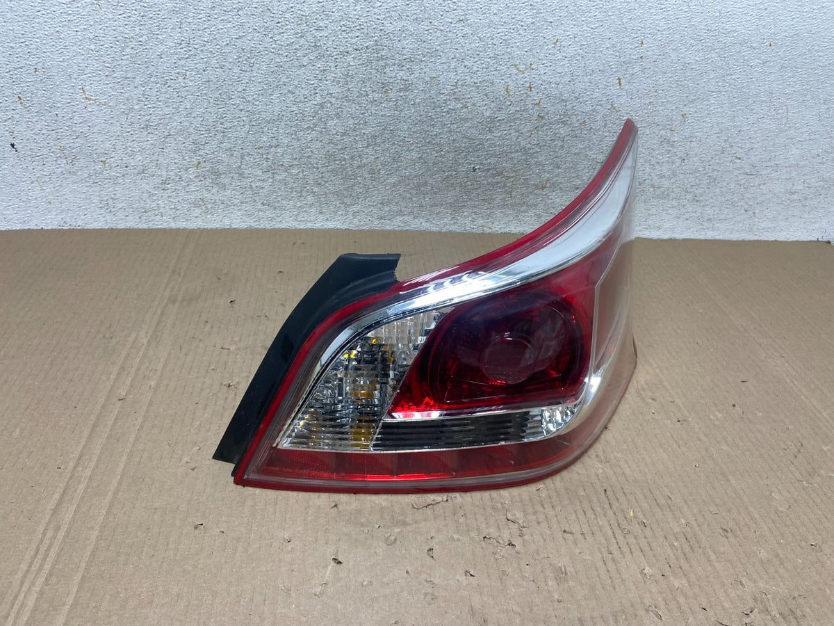 2013 2014 2015 Nissan Altima Right Passenger RH Side Tail Light AI9595 LK2