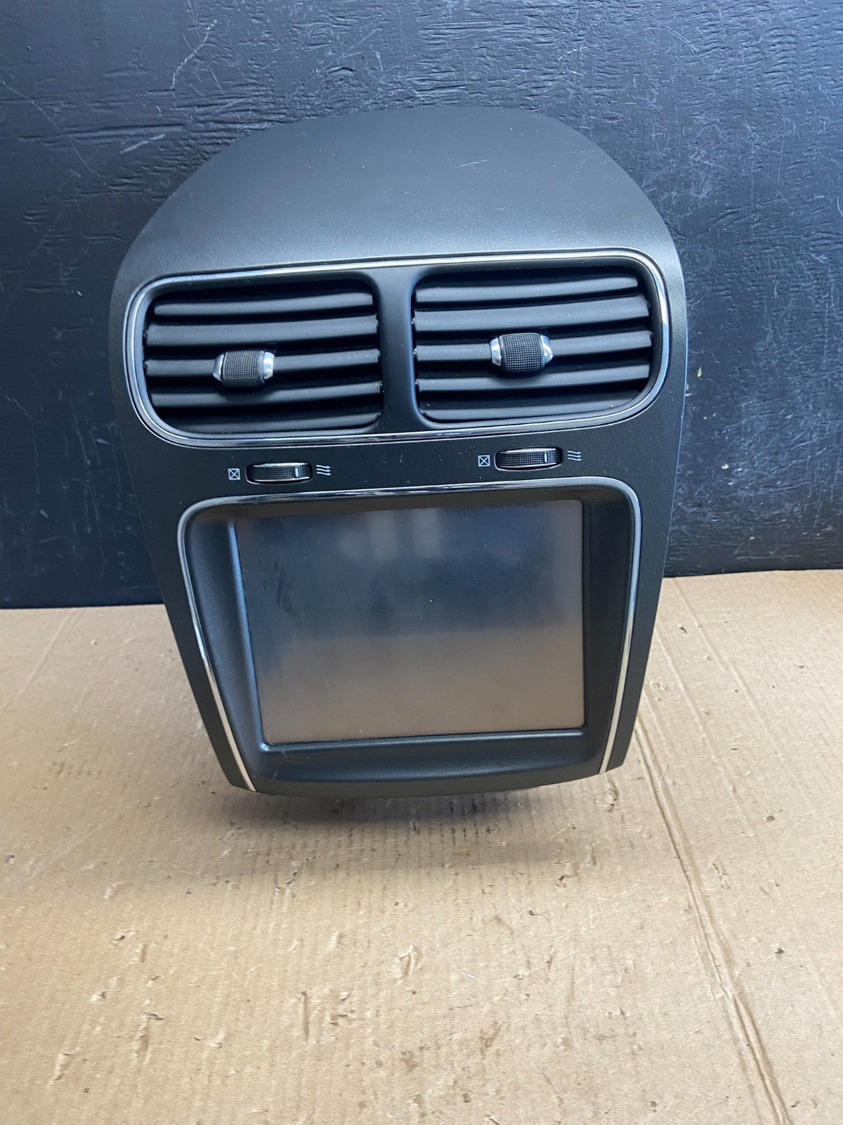 2011 to 2019 Dodge Journey 8.4 Radio Display Screen Air Vents AE3925 DG0