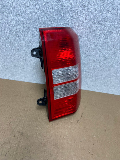 2008 to 2016 Jeep Patriot Right Passenger Side Tail Light Oem AC1282 LK2