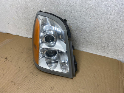 2004 to 2009 Cadillac SRX Right Passenger RH Side Xenon Headlight AH3070 DW2