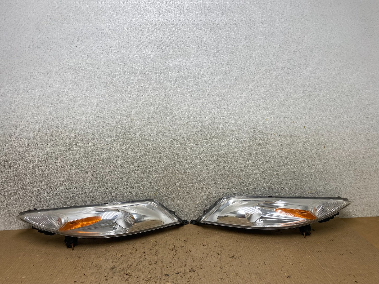 2011-2014 Nissan Juke Turn Signal Headlights Left+Right Halogen OEM W8333 DW0