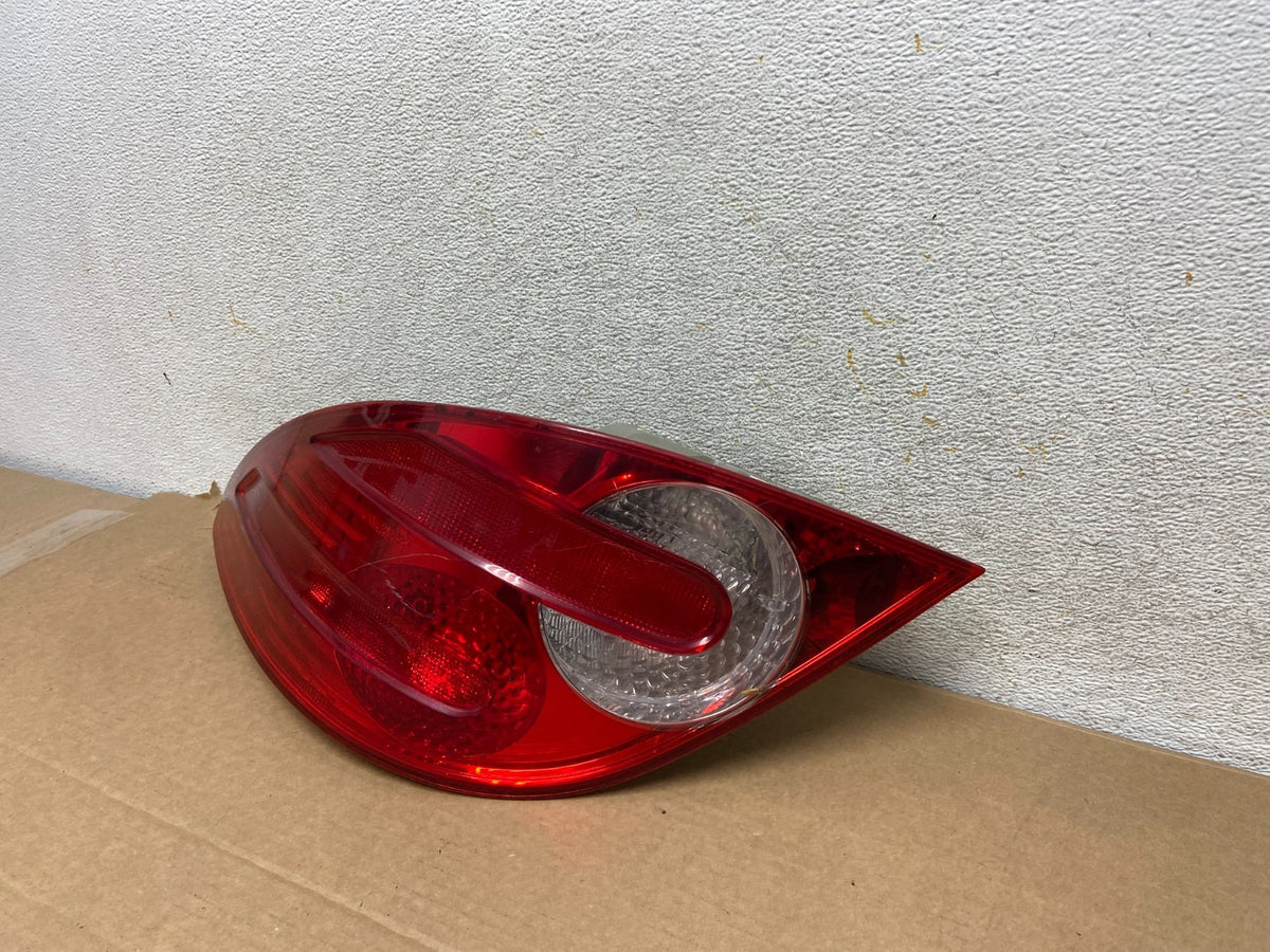 2006 - 2010 Mercedes W251 R-CLASS Right Passenger RH Side Tail Light AH3100 DW2