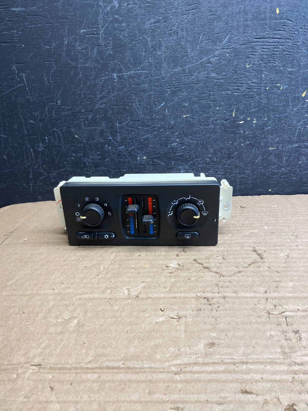 2003 to 2006 Chevrolet Silverado HVAC Heater Climate Control Module af2110 DG0