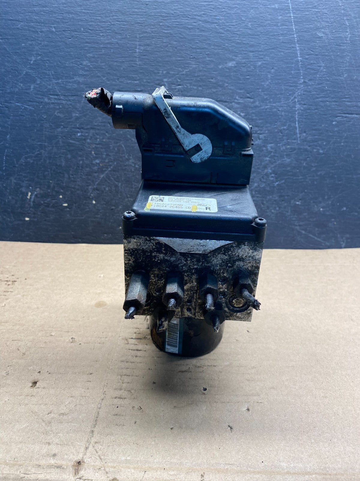 2011 - 2014 Ford E250 E350 Van ABS Anti Lock Brake Pump Module ae9995 DG1