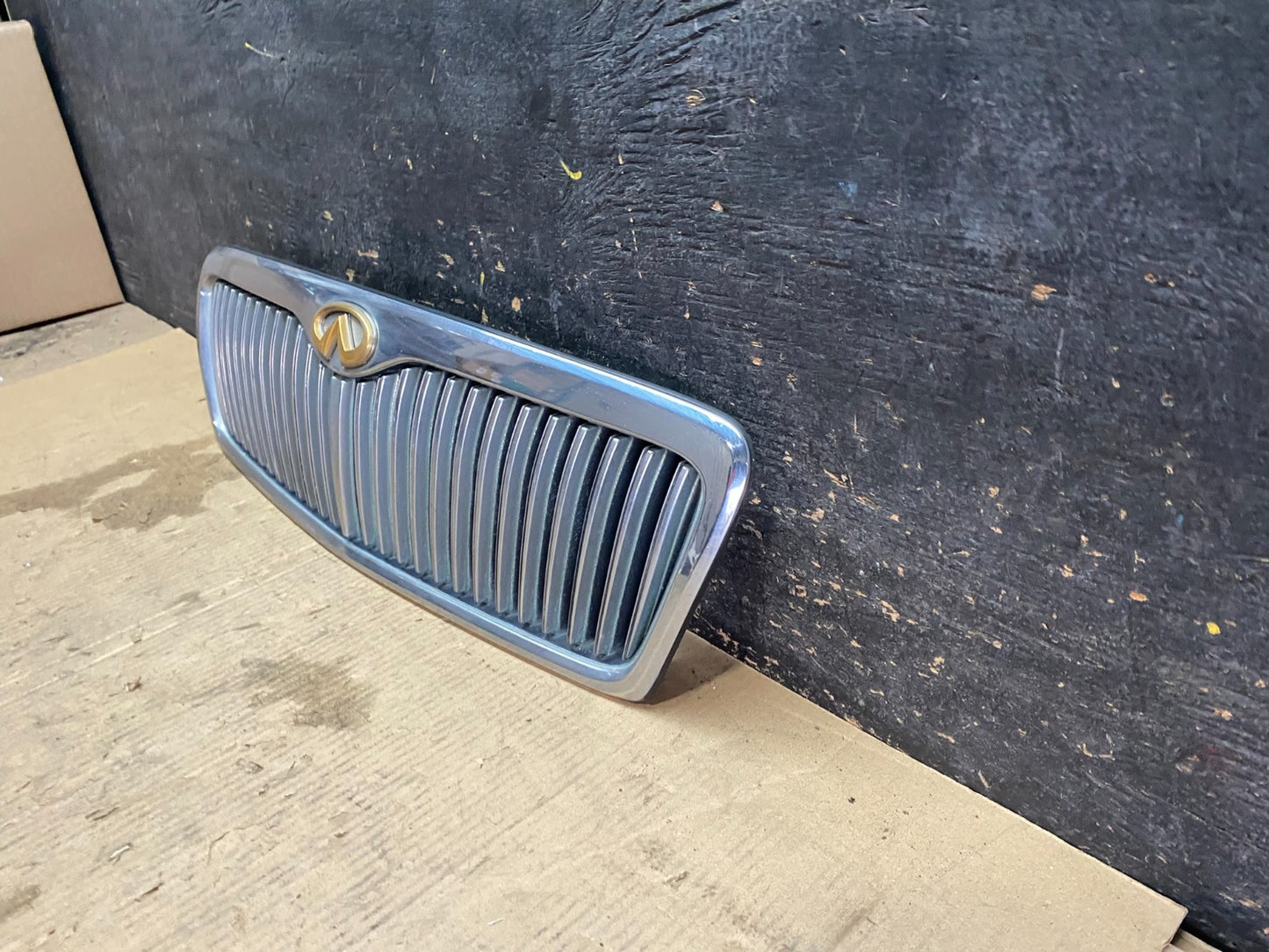 1993 to 1996 Infiniti Q45 Front Grille Grill X3222 DG1