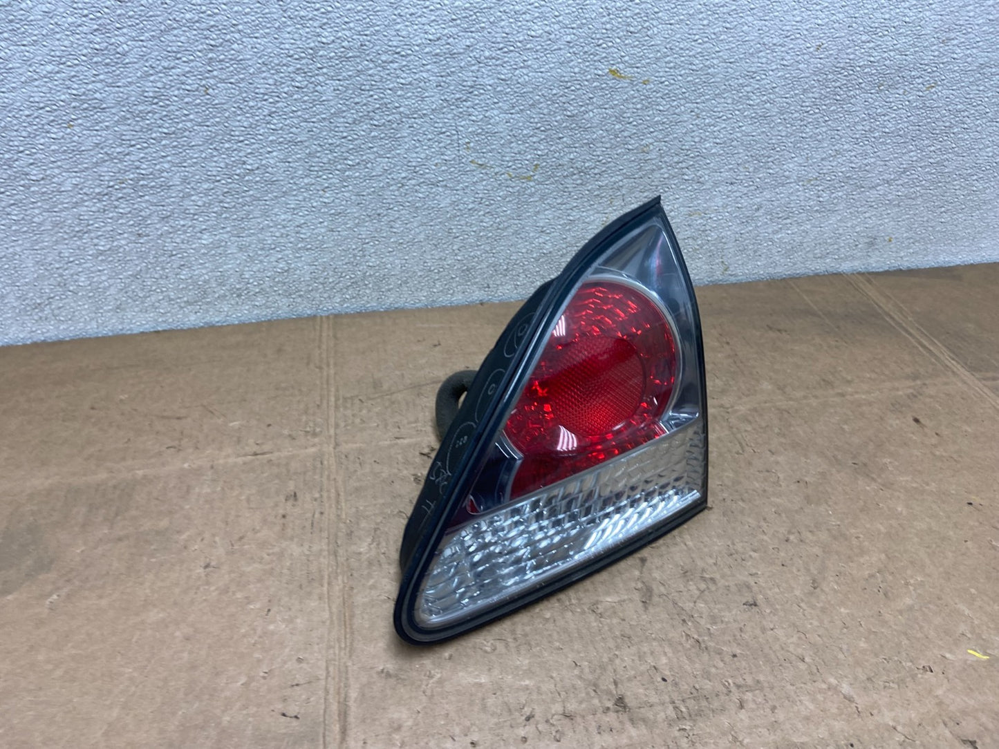 2000-2003 Lexus RX300 Right Passenger Side Rear Inner Tail Light Oem Y5977 DW2