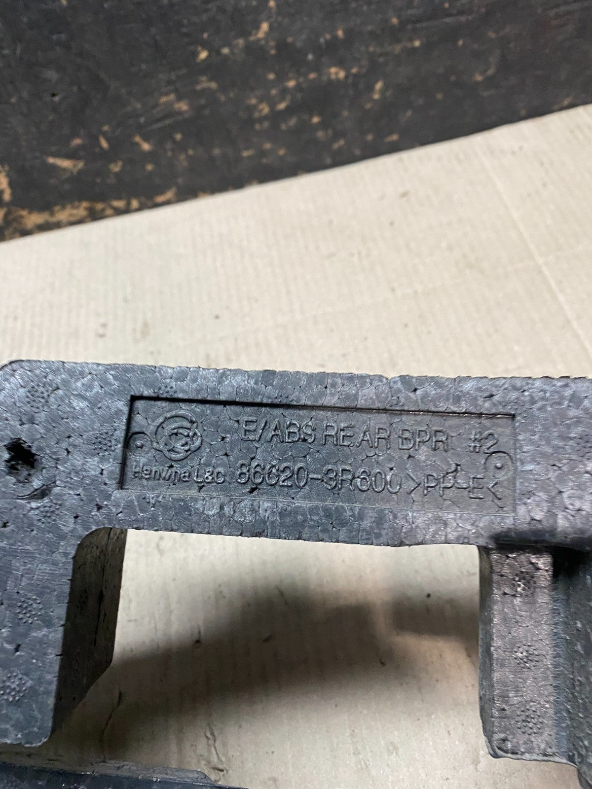 2014 2015 2016 KIA Cadenza Rear Bumper impact Absorber OEM X2898 DG6