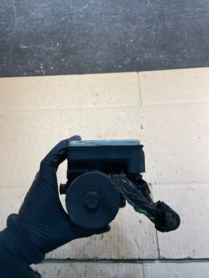 2004-2006 Chevrolet Express ABS Pump Control OEM 13567118 Module V9084 DG5