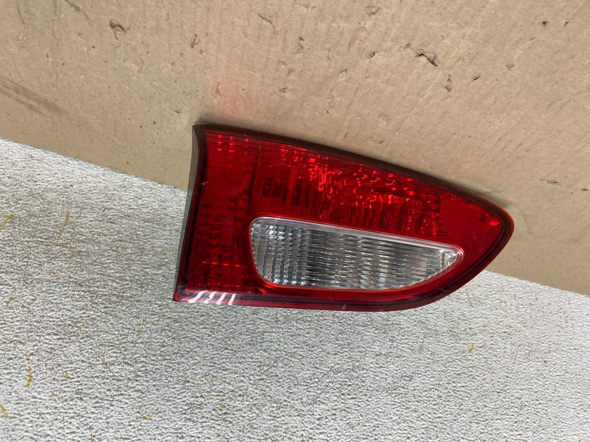 2006 2007 Subaru Tribeca B9 Left Driver Lh Side Tail Light Inner AH6915 LK2