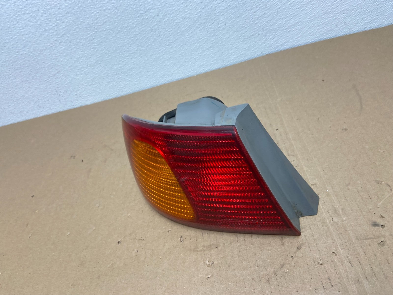 1998 1999 2000 Toyota Corolla Left Driver Lh Side Tail light AB6387 DW1