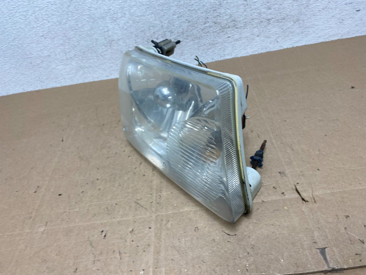 2001 - 2011 Ford Ranger Right Passenger RH Side Headlight ae5973 DG1