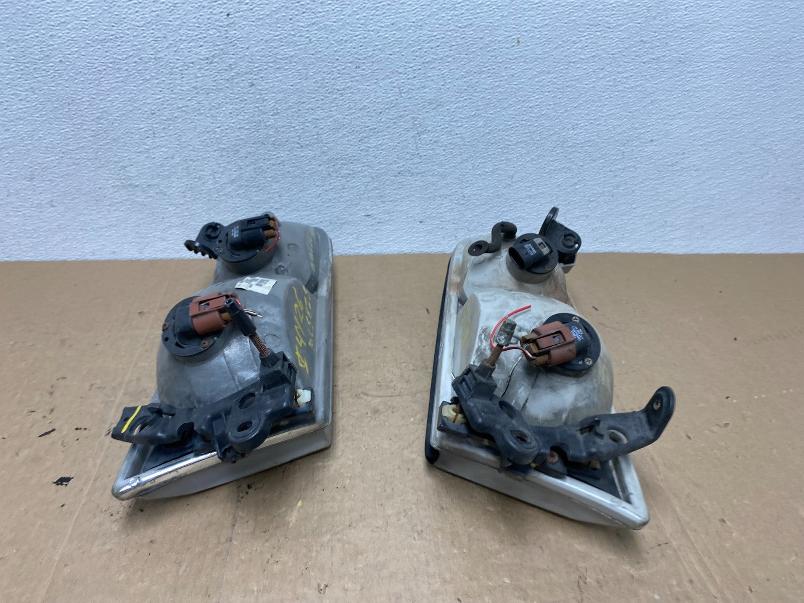 2000 to 2001 Toyota Camry Front Left+Right Side Headlights AC5825 DW13