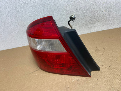 2005 2006 2007 Ford Five Hundred Left Driver Lh Side Tail Light AG0520 LK1