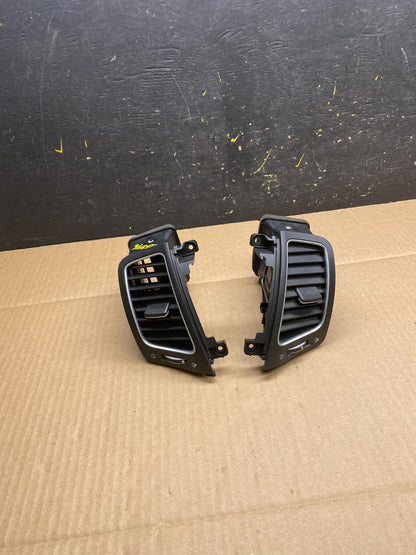 2014 2015  Kia Sorento Front Dash Left+Right Set Side A/C Air Vent U5846 DG0