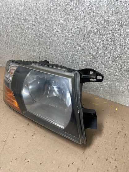 2000 to 2004 Mitsubishi Montero Pajero Right Passenger RH Headlight AA0454 DW1
