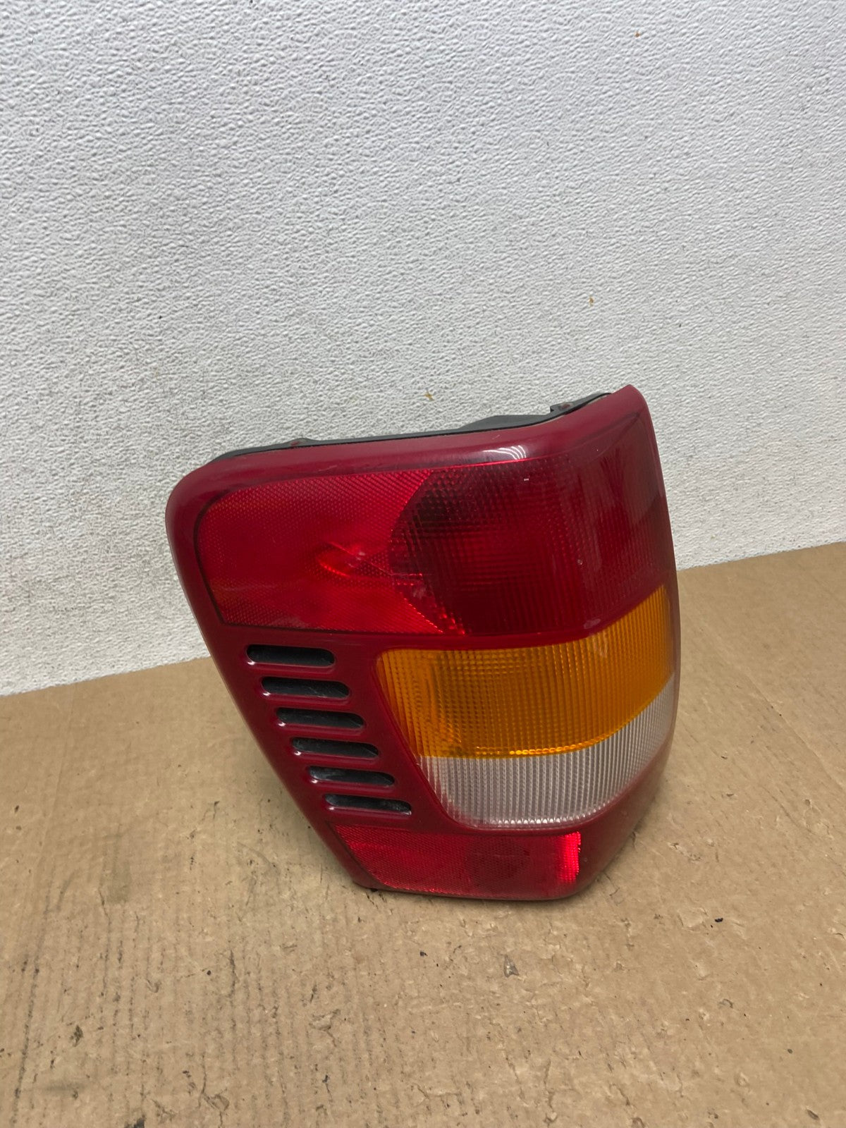 1999 - 2004 Jeep Grand Cherokee WJ Left Driver Lh Tail Light AF9893 LK2
