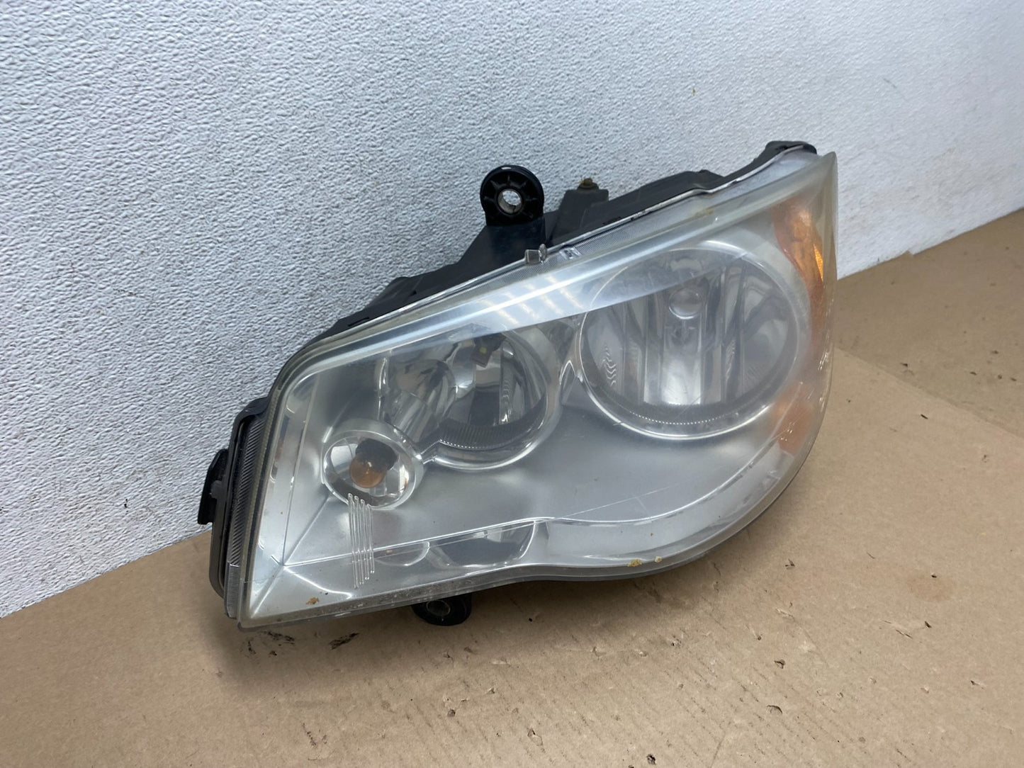 2008 to 2016 Chrysler Town and Country Left Driver Lh Side Headlight AG6689 DW2