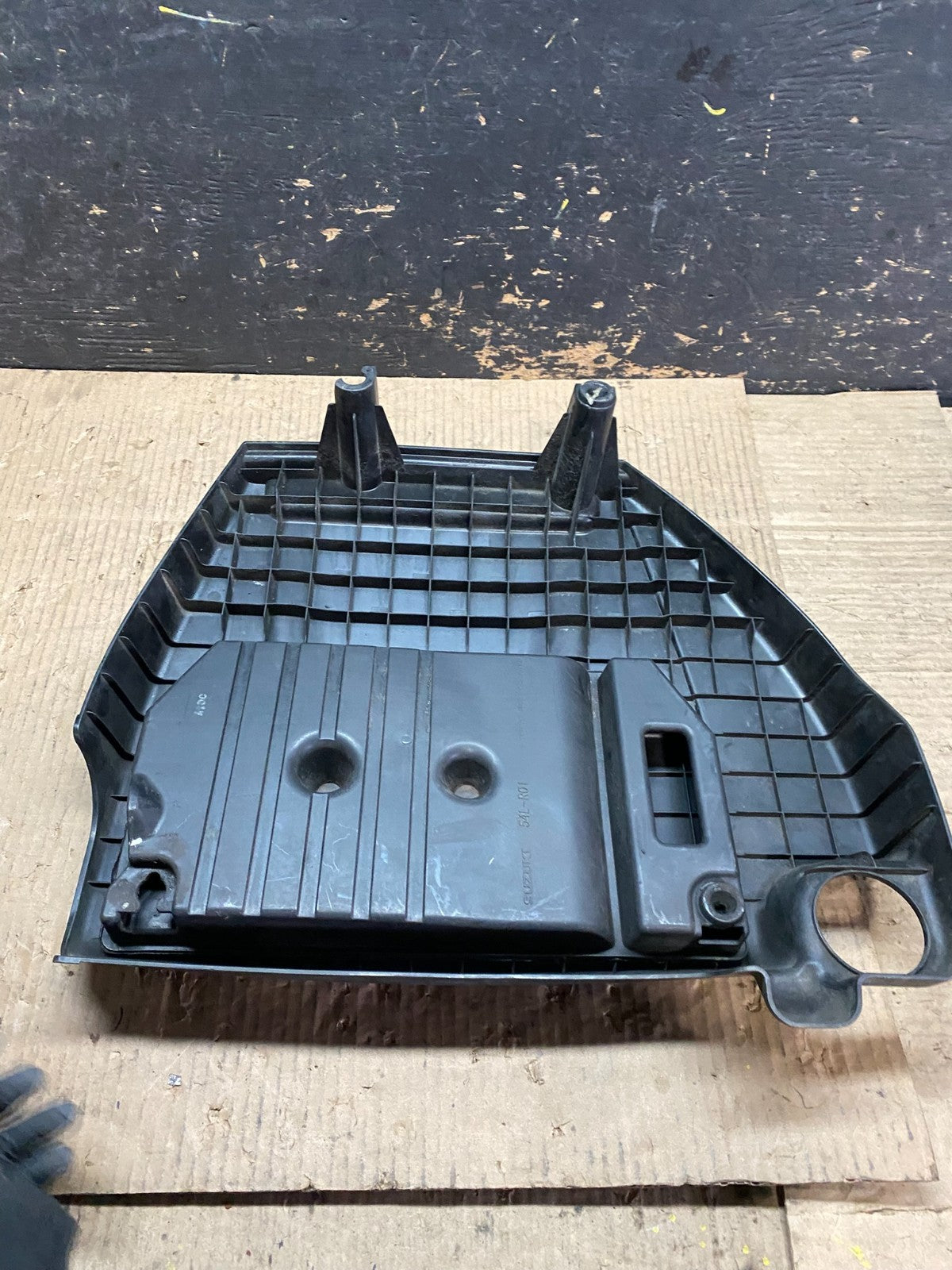 2011 - 2012 Suzuki SX4 Engine Trim Cover Plastic OEM W6058 DG5