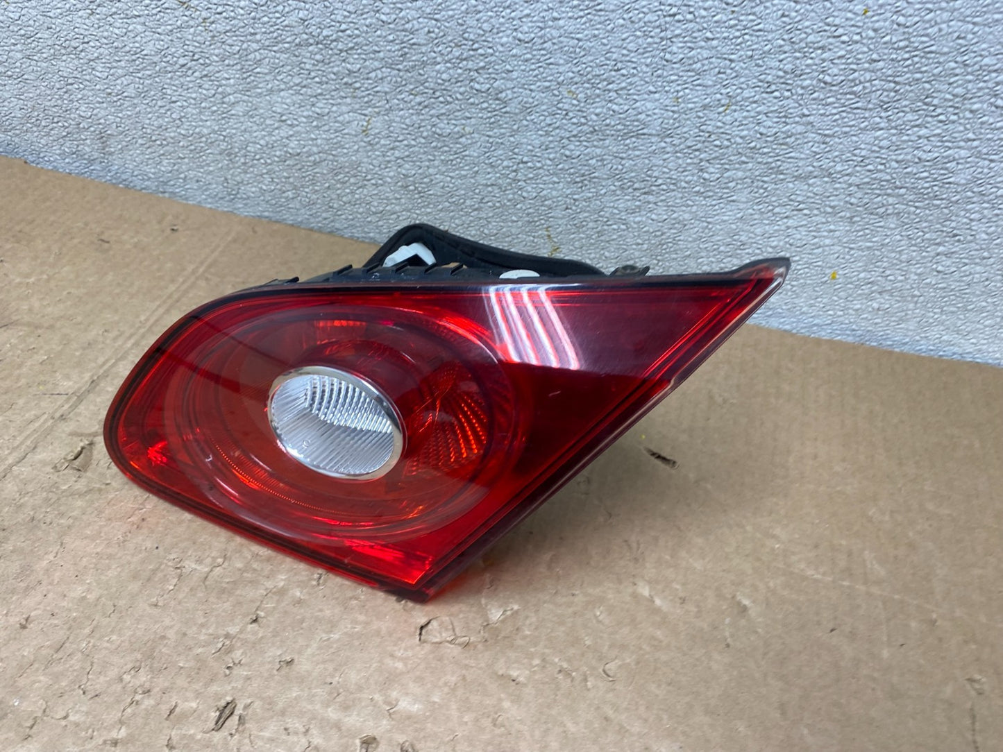 2009-2012 Volkswagen CC Right Passenger RH Side Tail Light Inner Trunk V3179 DW1