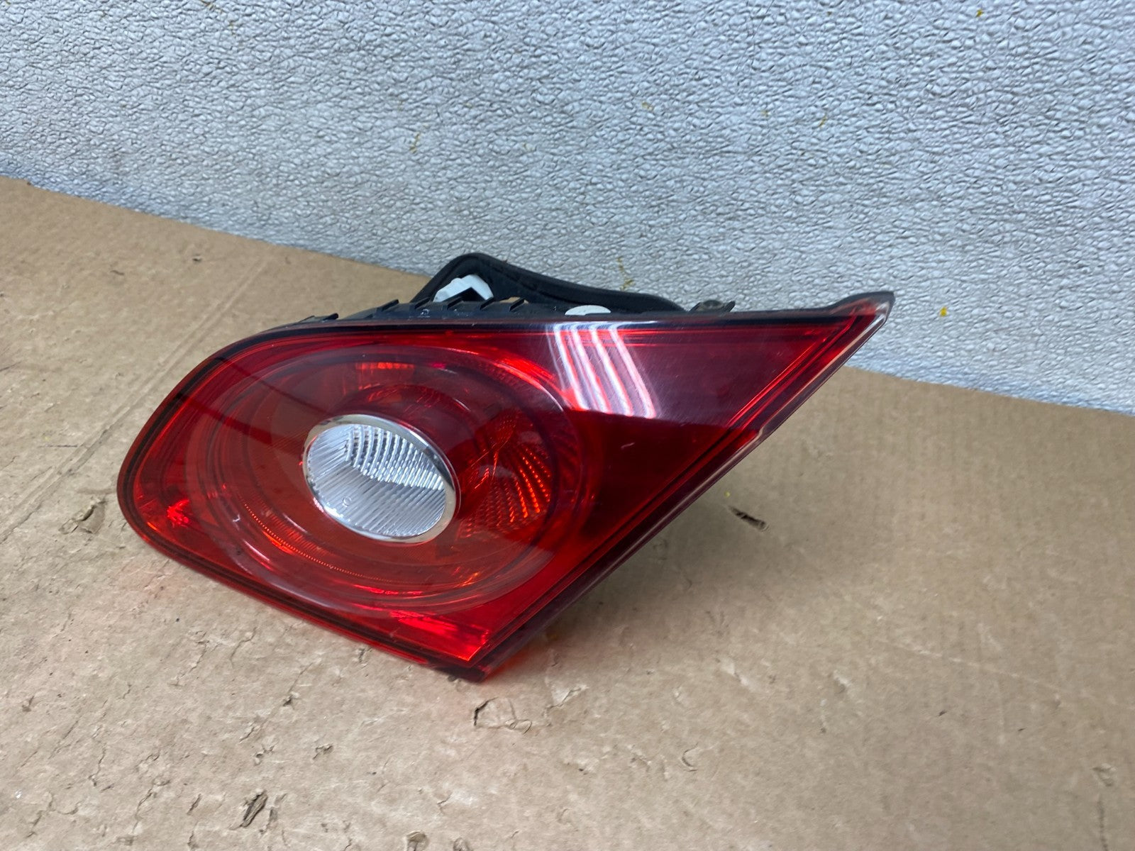 2009-2012 Volkswagen CC Right Passenger RH Side Tail Light Inner Trunk V3179 DW1
