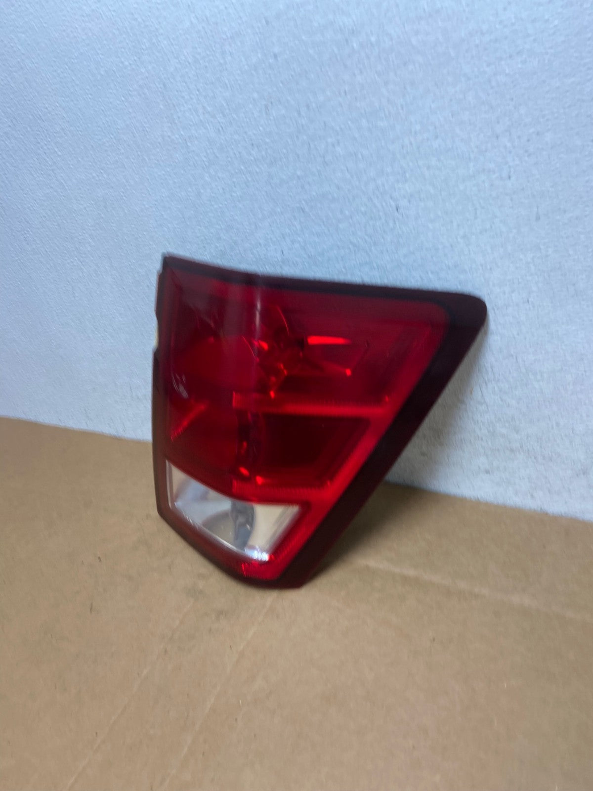 2005 - 2006 Jeep Grand Cherokee Right Passenger Rh Tail Light AD4452 LK1