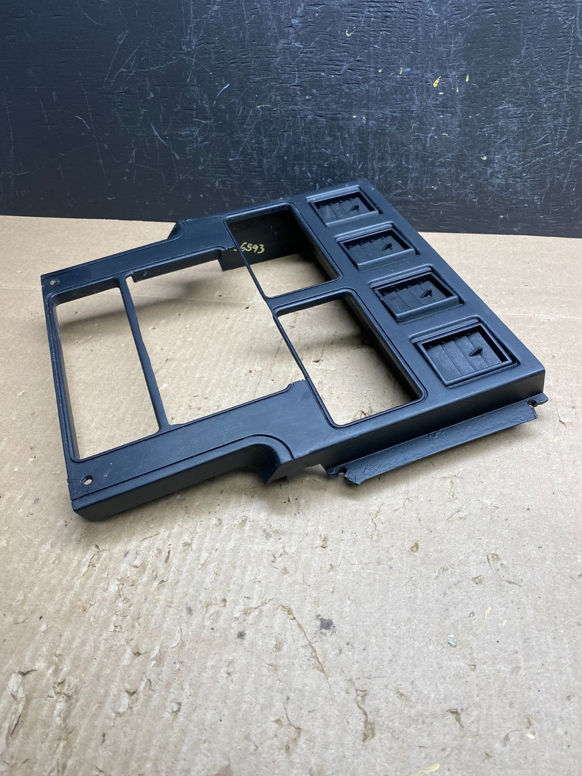 1984-1989 Chevrolet Corvette Center Dash Radio Air Vent Trim Bezel AC6593 DG1