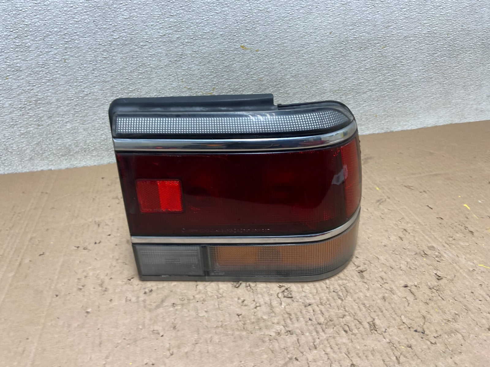 1990-1991 Subaru Legacy Right Passenger RH Side Tail Light OEM Y0581 GD0