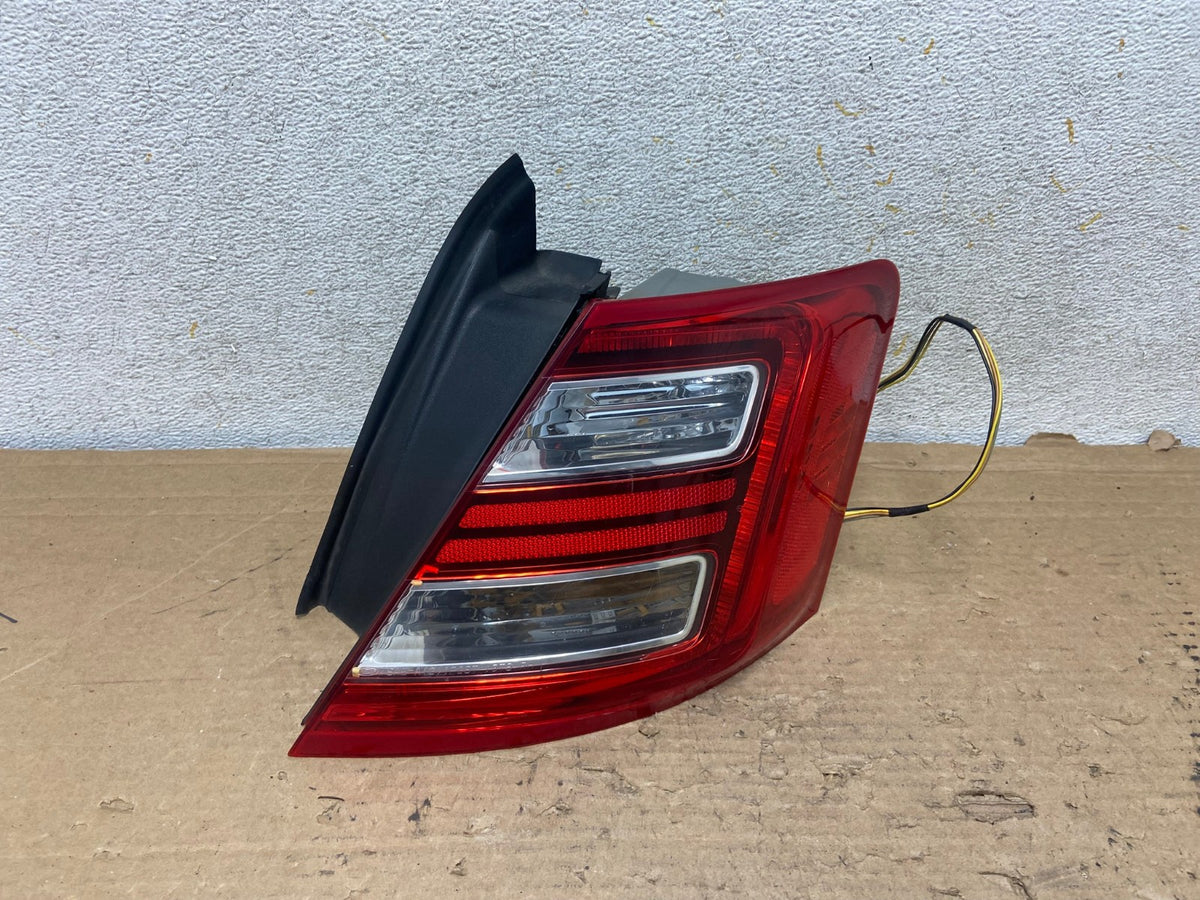 2013-2019 Ford Taurus LED Right Passenger RH Side Tail Light AH9245 LK0
