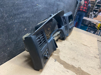 2001 2004 Dodge Dakota Speedometer Climate  Control Radio Panel Bezel X3170 DG2