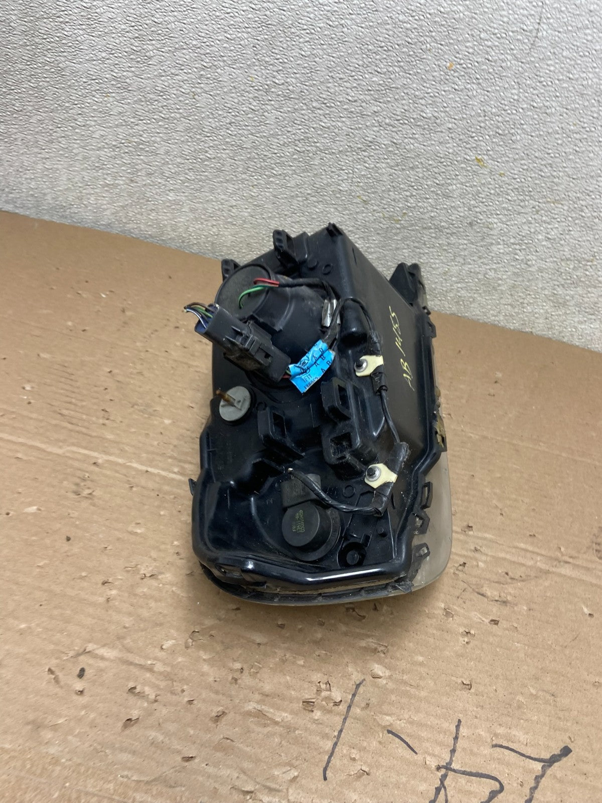 2000 to 2005 Mercury Sable Left Driver LH Side Halogen Headlight OEM AB1485 DW8