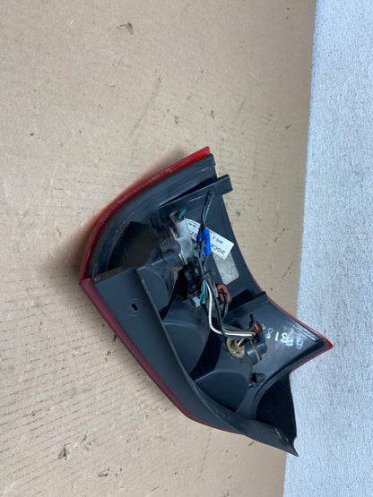 2004 to 2007 Saturn Vue Right Passenger Rh Side Tail Light AF3182 LK4