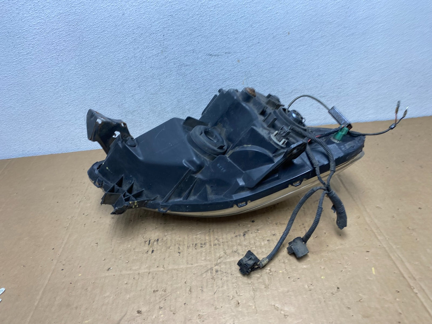 2005 -2006 Honda Crv Cr-v Left Driver LH Halogen Headlight DEPO AD2460 DW10